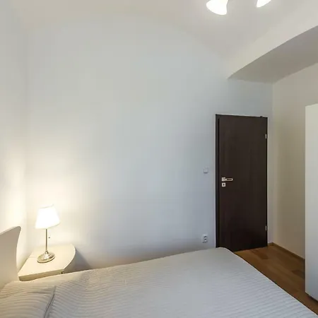 Lejlighed Lejlighed I 02 På 45 M². Soveværelser: 1. Private Badeværelser: 1. *
