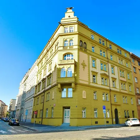Lägenhet På 45 M² I Distrikt 2, Med 1 Sovrum Och 1 Badrum *