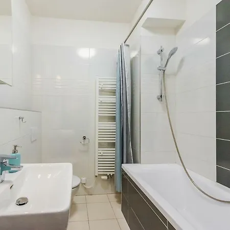 45 Négyzetméteres, 1 Hálószobás, 1 Saját Fürdőszobával Rendelkező Apartman 02. Kerület Terüle Apartman *